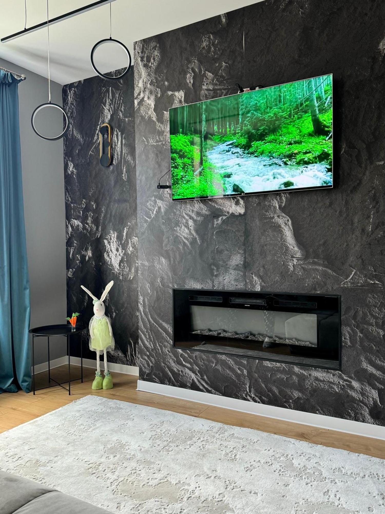 פרדיאל Lv Luxury Apart - One Minute Away From Train Station מראה חיצוני תמונה